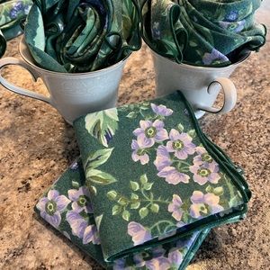 SOLD. SOLDSet of 8 Laura Ashley 100% Cotton Vtg. Napkins